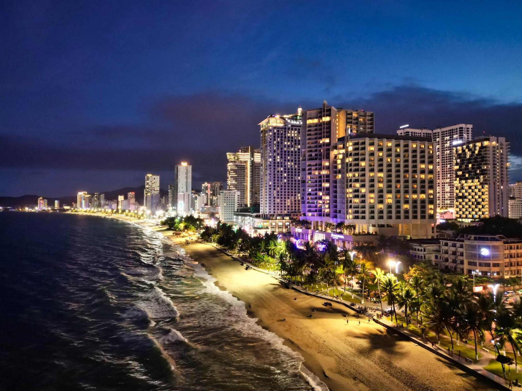 Master'S Gold Coast Apartments Nha Trang Buitenkant foto